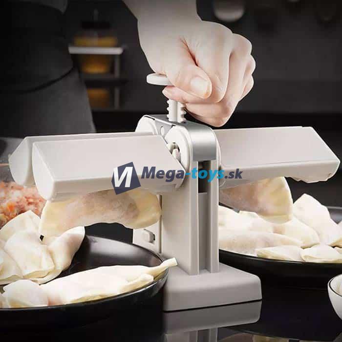 Manuálny strojček na výrobu knedlí a piroh